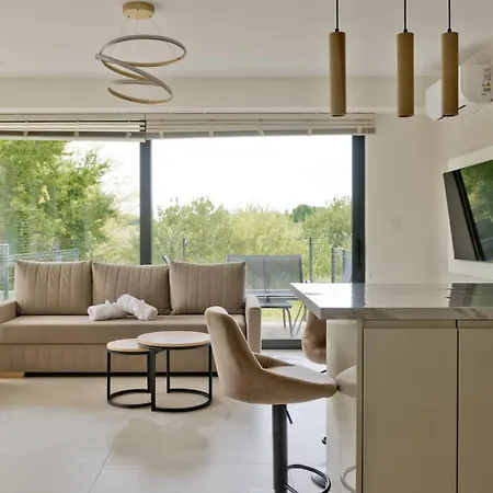 In Heron Ястарня