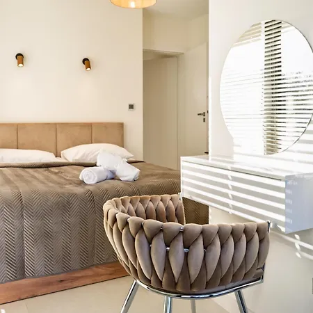 In Heron Ястарня